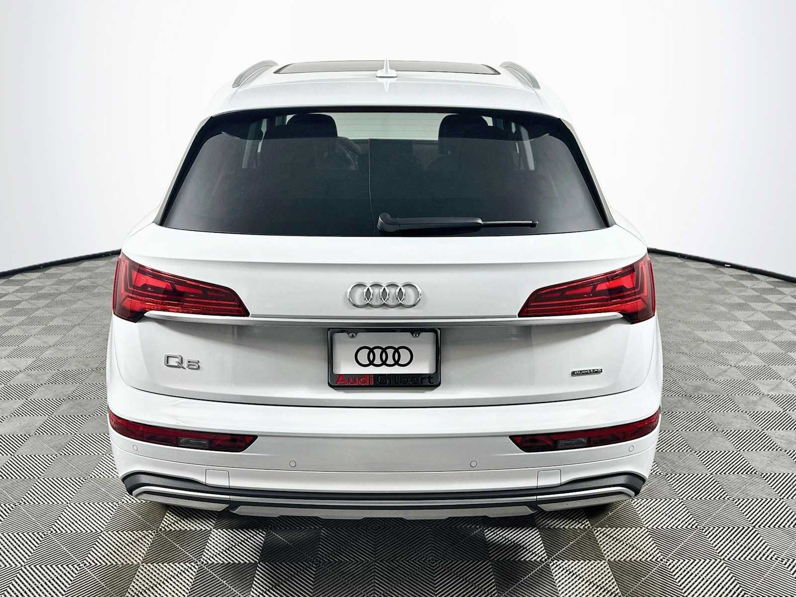 Certified 2023 Audi Q5 Premium AWD/4WD image 6
