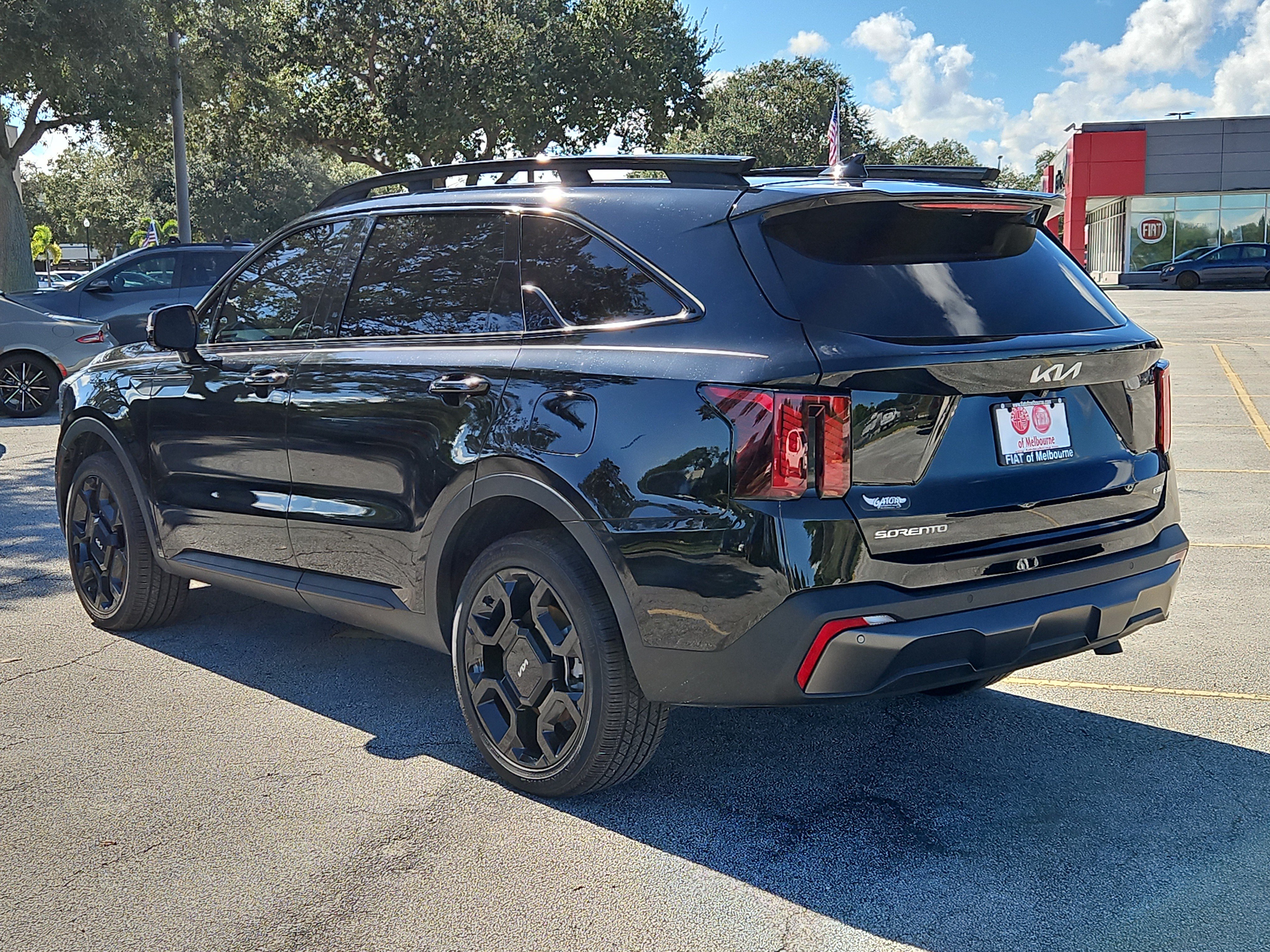 Used 2024 Kia Sorento SX AWD/4WD image 3
