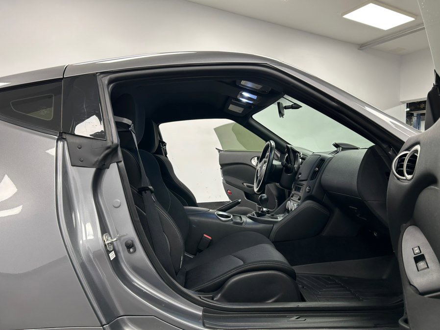 Used 2016 Nissan 370Z Touring Sport image 57