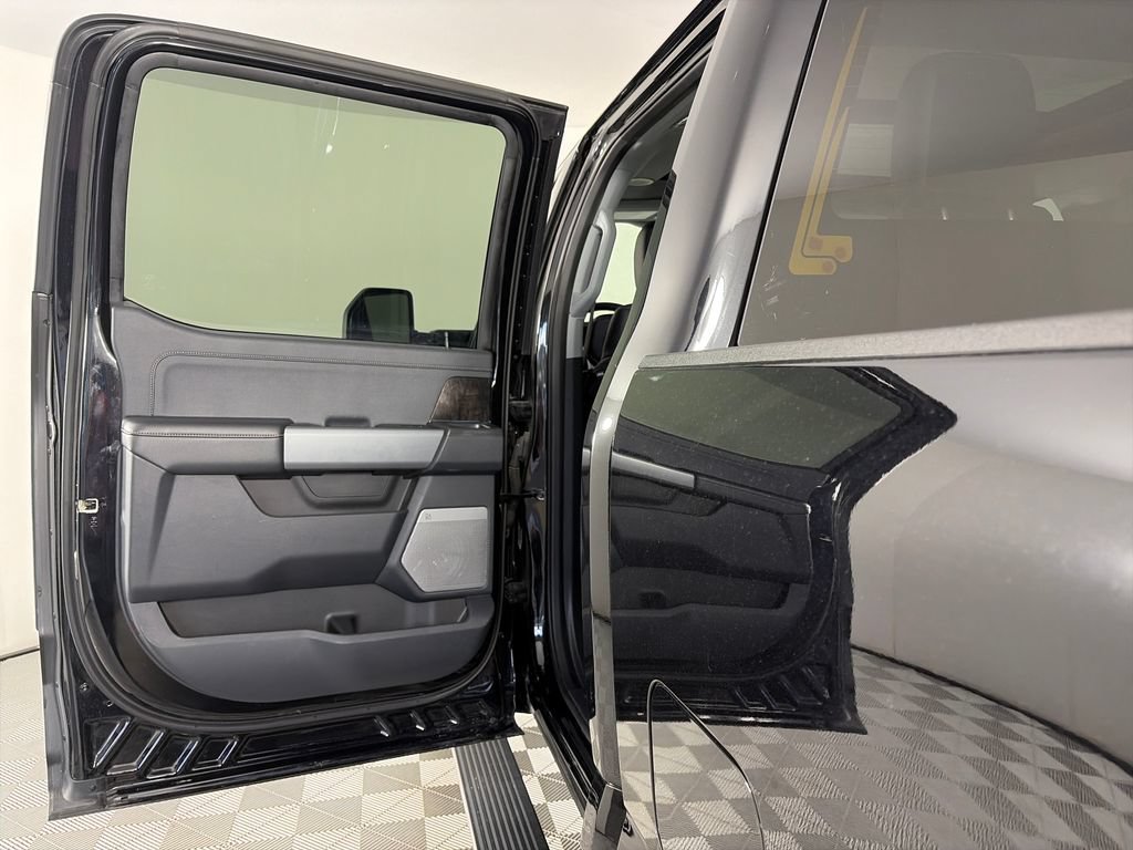 Used 2023 Ford F250 Lariat w/ Lariat Ultimate Package AWD/4WD image 12