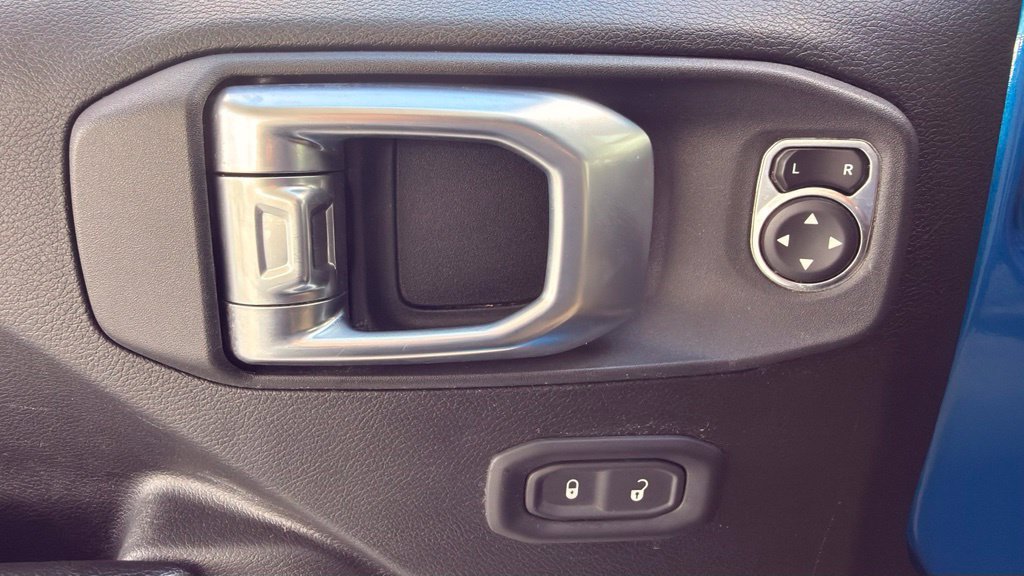 Used 2021 Jeep Wrangler Sport AWD/4WD image 31