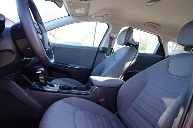Used 2025 Kia K4 EX image 16