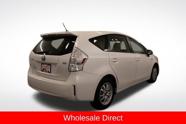 Used 2014 Toyota Prius V Two image 2