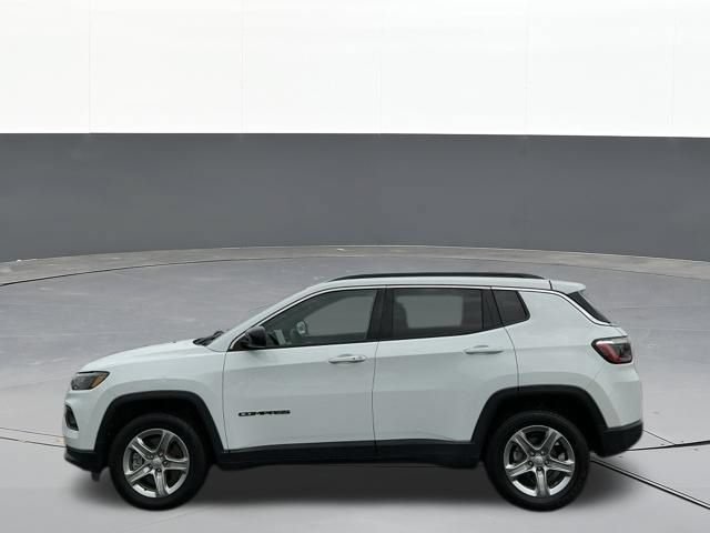 Used 2024 Jeep Compass Latitude AWD/4WD image 8
