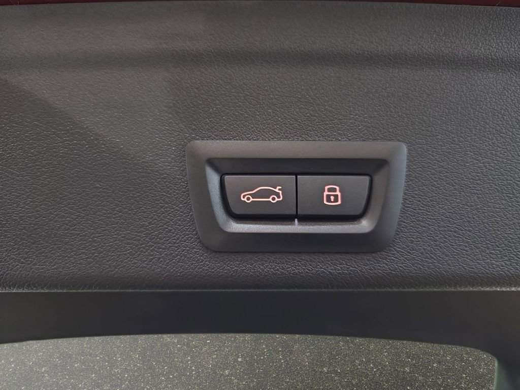 Used 2023 BMW X6 xDrive40i w/ Premium Package AWD/4WD image 16