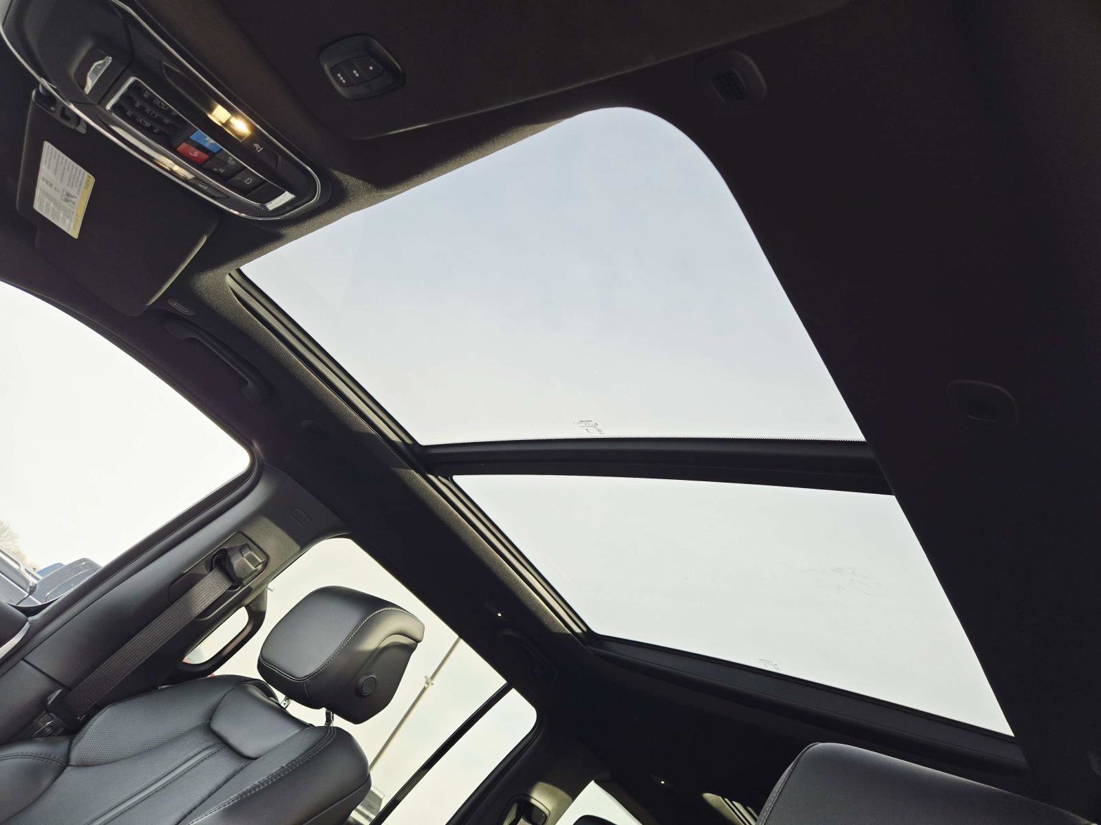 Used 2024 Jeep Wagoneer L 4WD w/ Premium Group I image 11