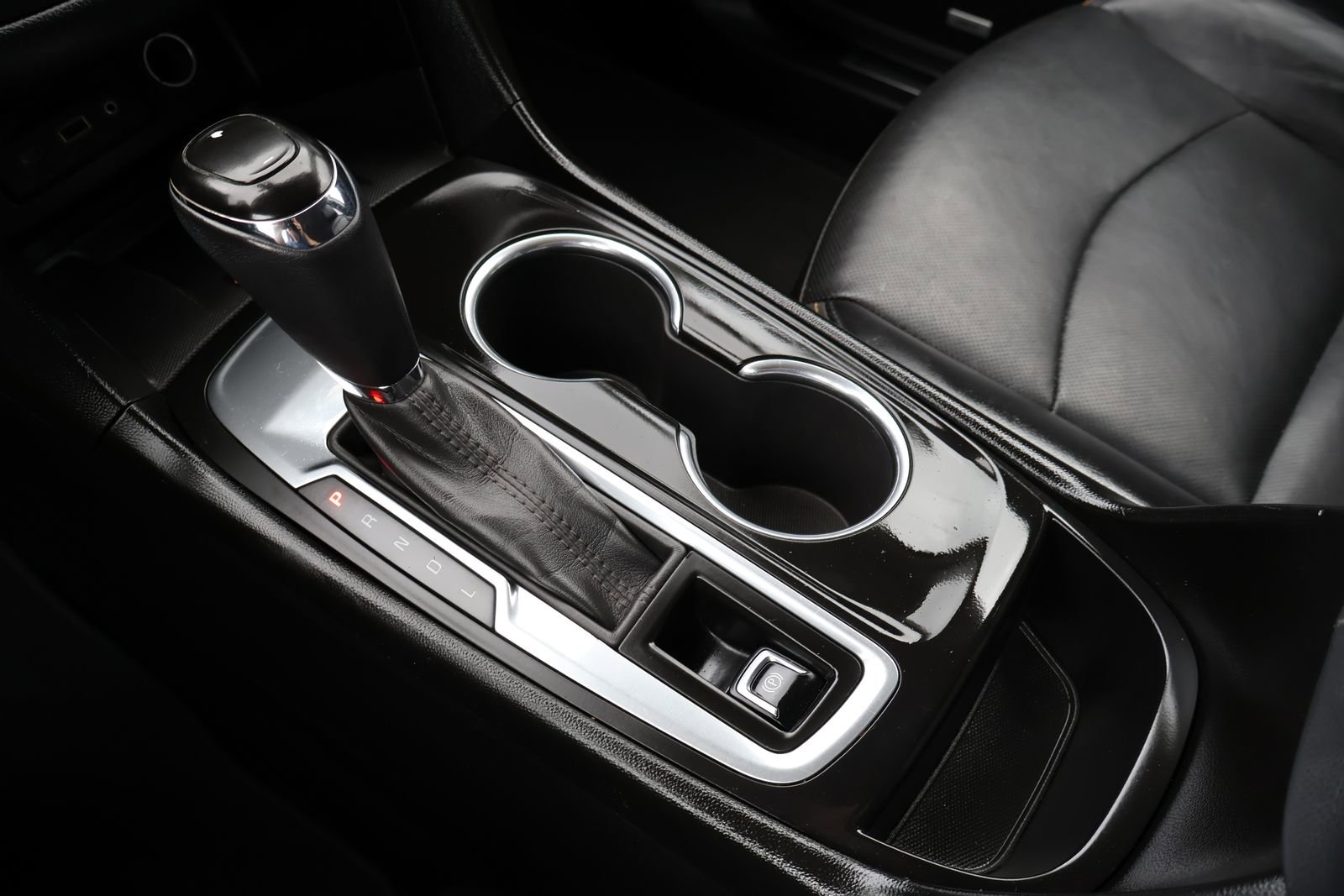 Used 2019 Chevrolet Equinox Premier FWD image 23
