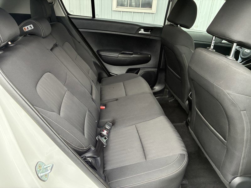 Used 2019 Kia Sportage LX AWD/4WD image 18