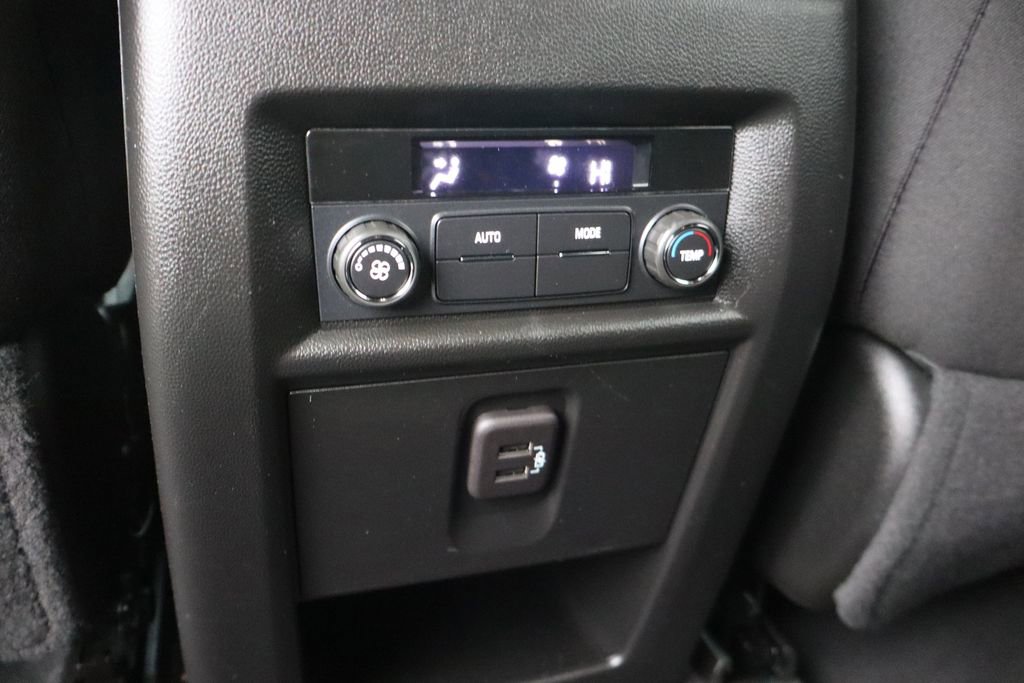 Used 2023 Chevrolet Traverse LT image 24