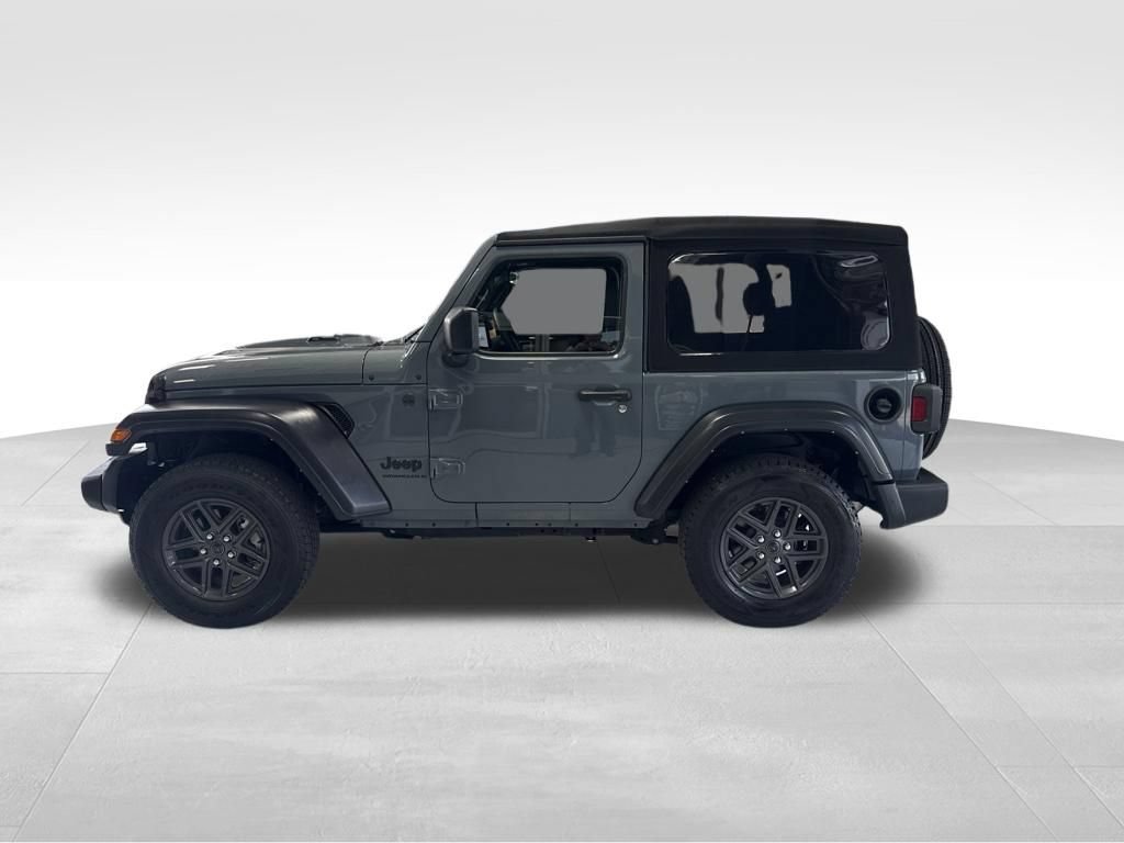 Used 2024 Jeep Wrangler Sport AWD/4WD image 2