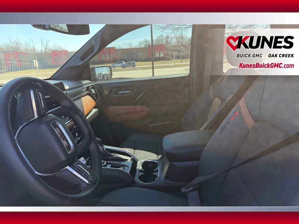 Used 2025 GMC Canyon AT4 image 10