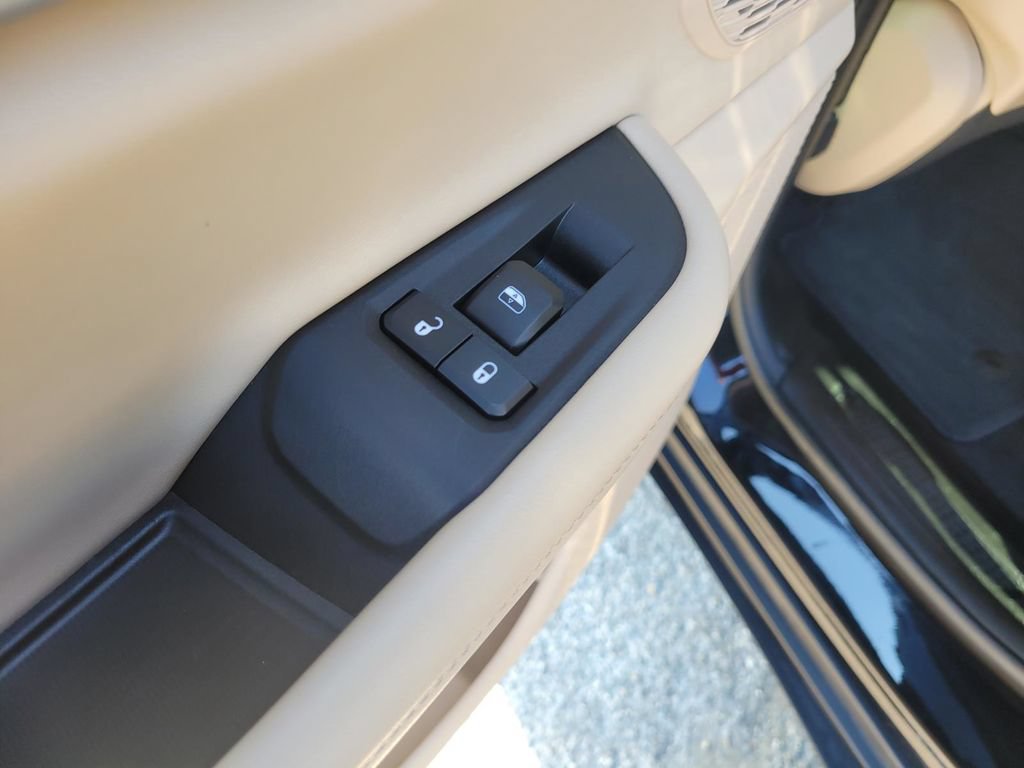 Used 2022 Jeep Grand Cherokee Limited AWD/4WD image 18