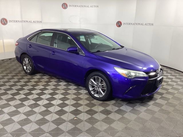Used 2016 Toyota Camry SE w/ Moonroof Package image 4