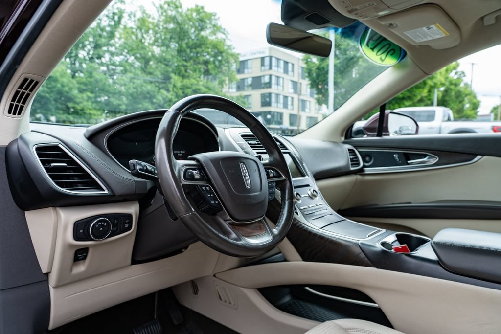 Used 2019 Lincoln Nautilus Reserve w/ Cargo Utility Package AWD/4WD image 21