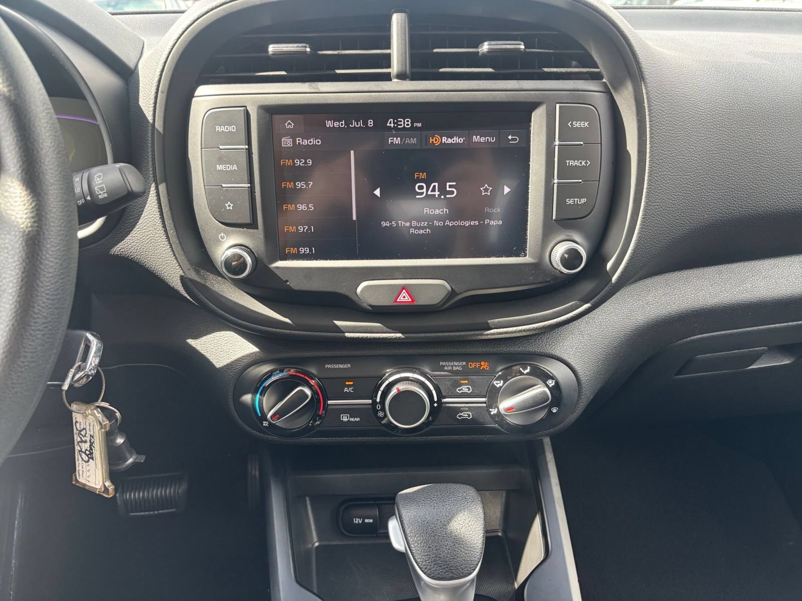 Used 2025 Kia Soul LX w/ LX Technology Package FWD image 17