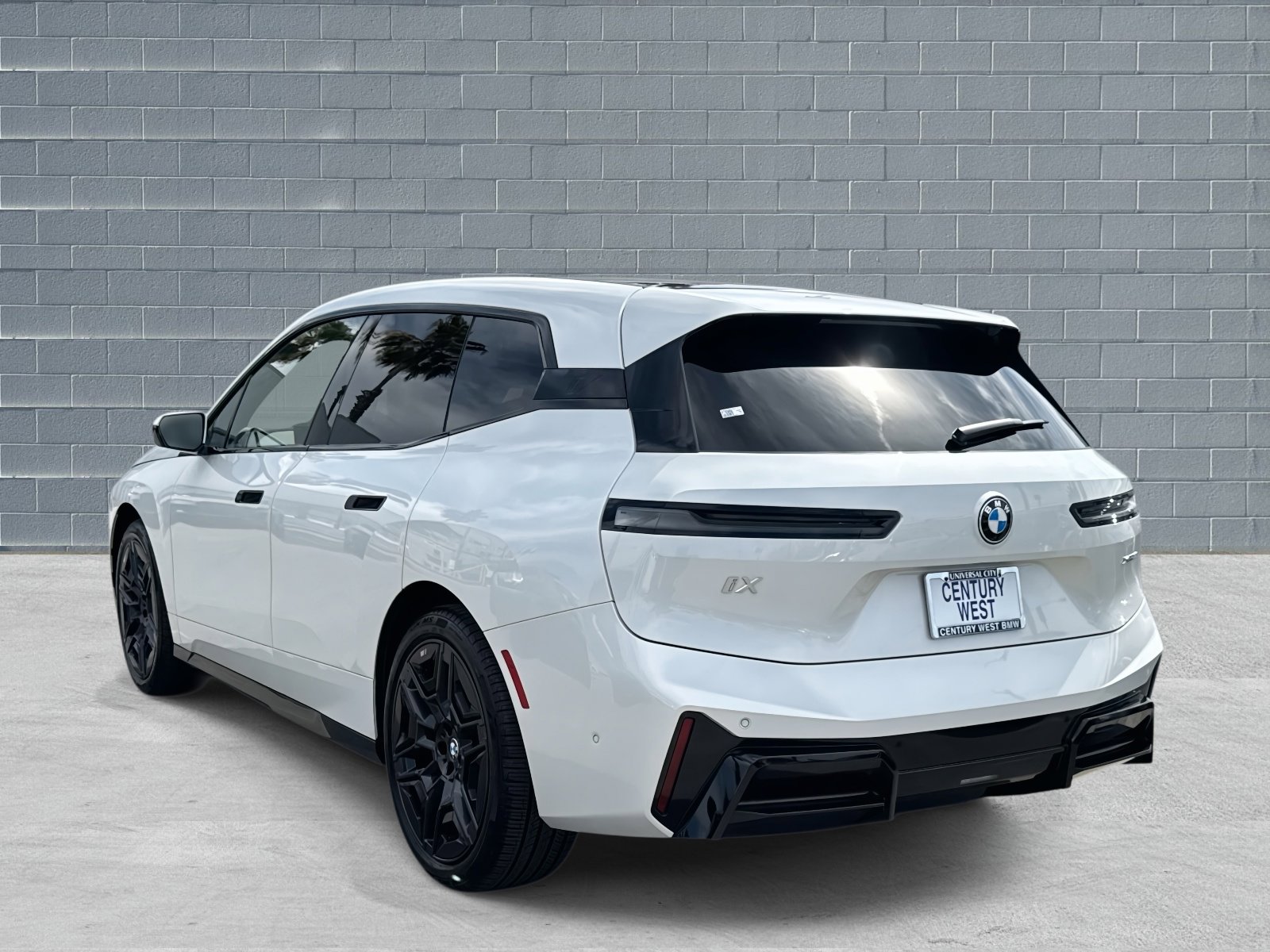 Used 2026 BMW iX xDrive60 image 3