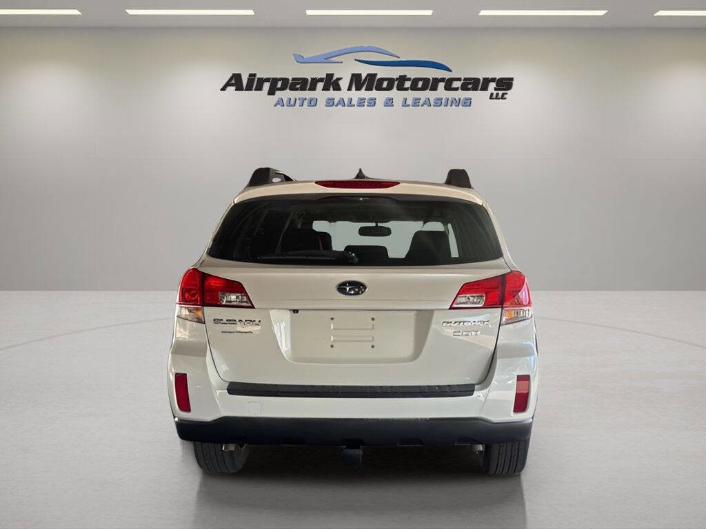 Used 2013 Subaru Outback 3.6R Limited w/ Special Appearance Pkg image 4