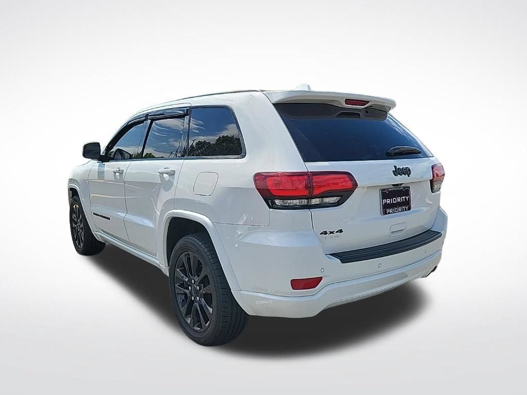 Used 2020 Jeep Grand Cherokee Altitude AWD/4WD image 3