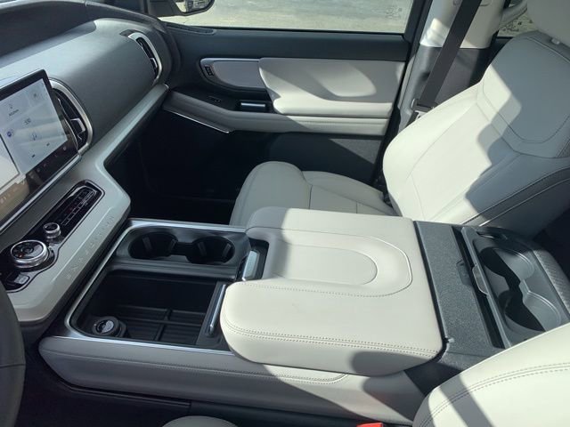New 2026 Ford Expedition Active AWD/4WD image 33