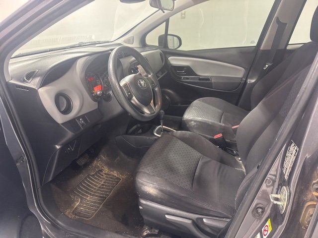 Used 2017 Toyota Yaris L image 12