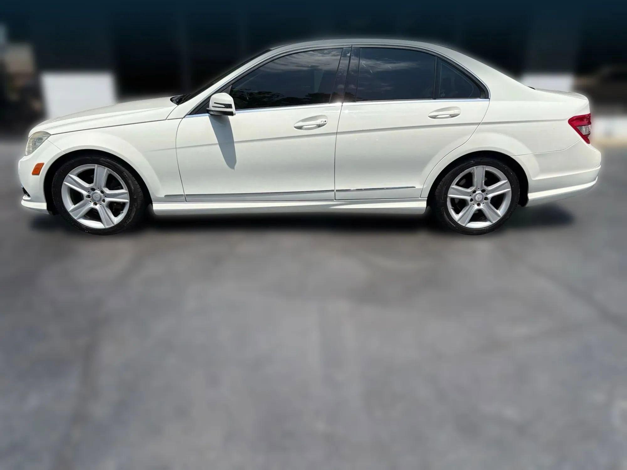 Used 2010 Mercedes-Benz C 300 Sedan image 2