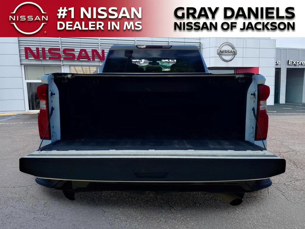 Used 2021 Chevrolet Silverado 2500 Custom w/ Custom Value Package AWD/4WD image 9