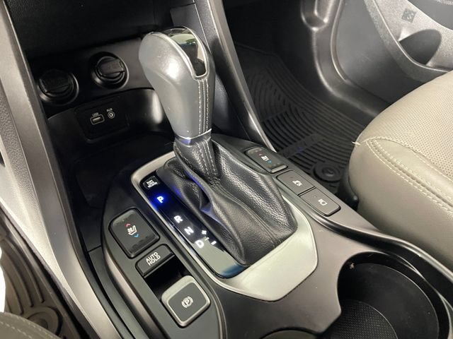 Used 2017 Hyundai Santa Fe Limited AWD/4WD image 9