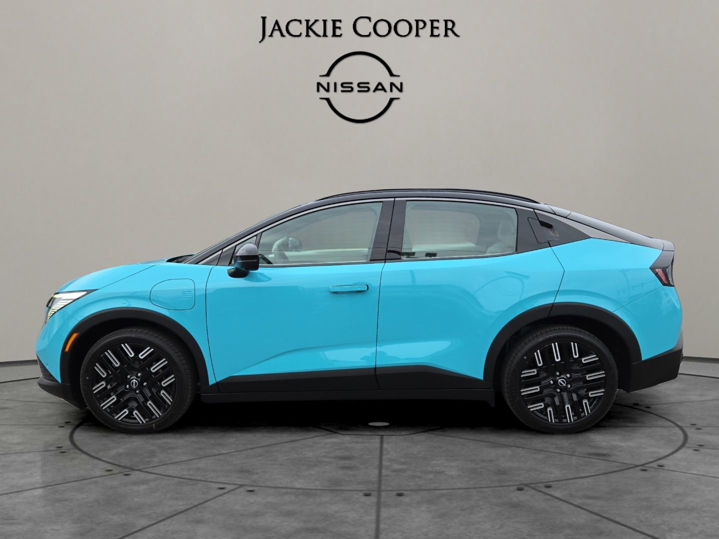 New 2026 Nissan Leaf Platinum+ image 2