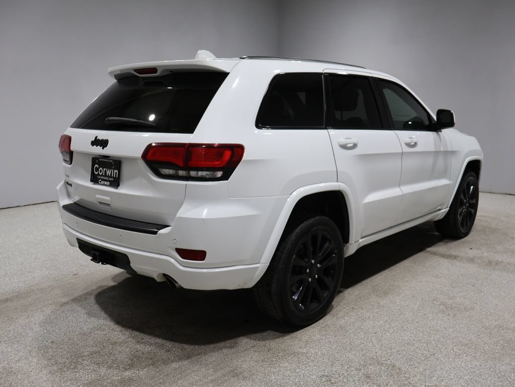 Used 2018 Jeep Grand Cherokee Altitude AWD/4WD image 2