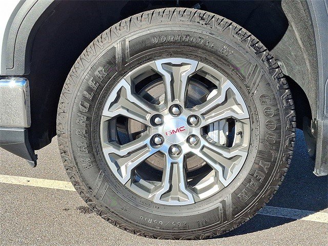 Certified 2025 GMC Sierra 1500 SLT image 10