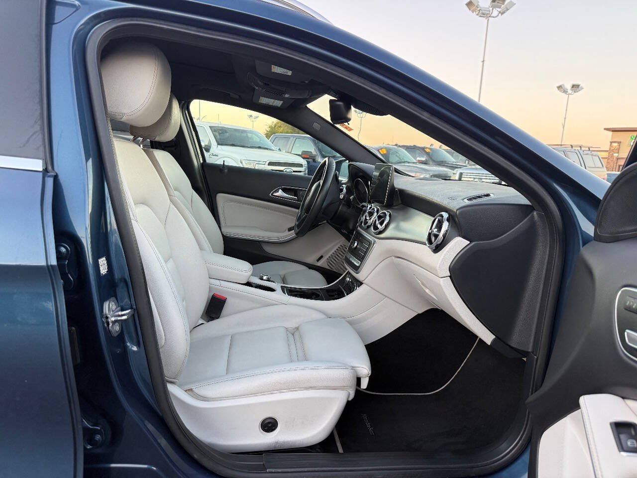 Used 2019 Mercedes-Benz GLA 250 4MATIC image 13