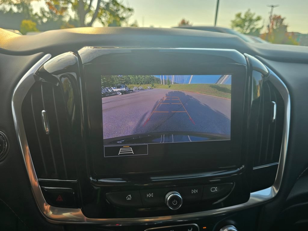 Used 2020 Chevrolet Traverse LT AWD/4WD image 32