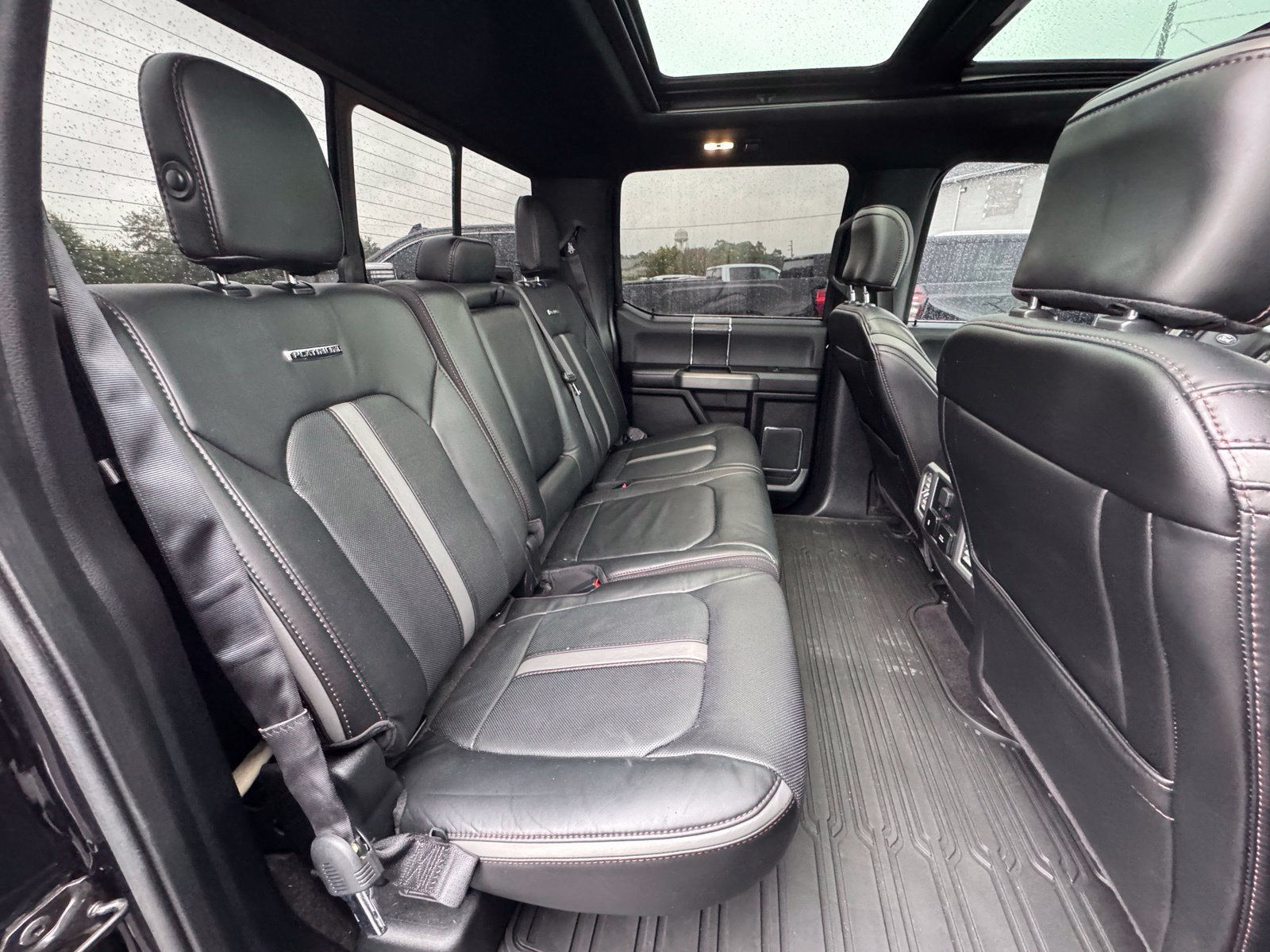 Used 2018 Ford F150 Platinum w/ Equipment Group 701A Luxury AWD/4WD image 31