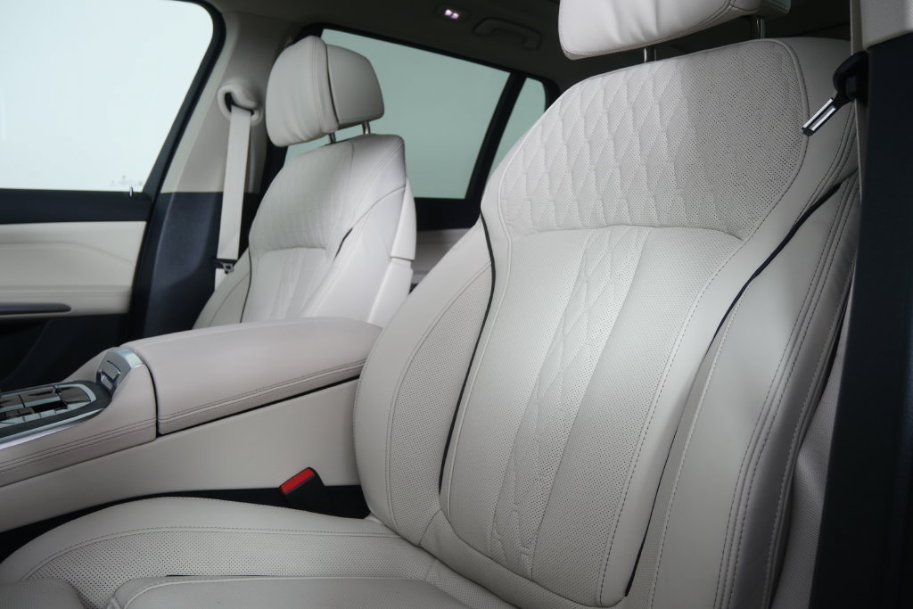 Used 2027 BMW X7 xDrive40i AWD/4WD image 10