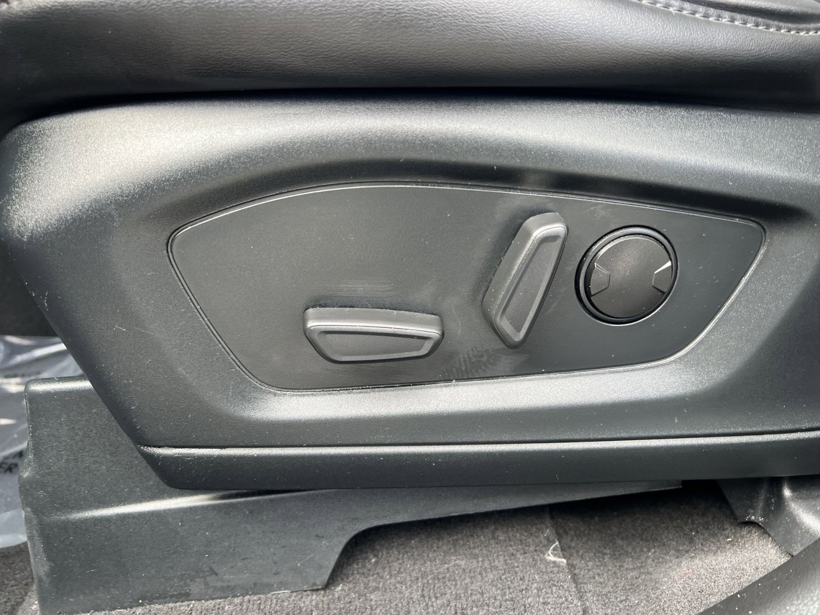 Certified 2023 Ford Explorer XLT w/ Equipment Group 202A image 14