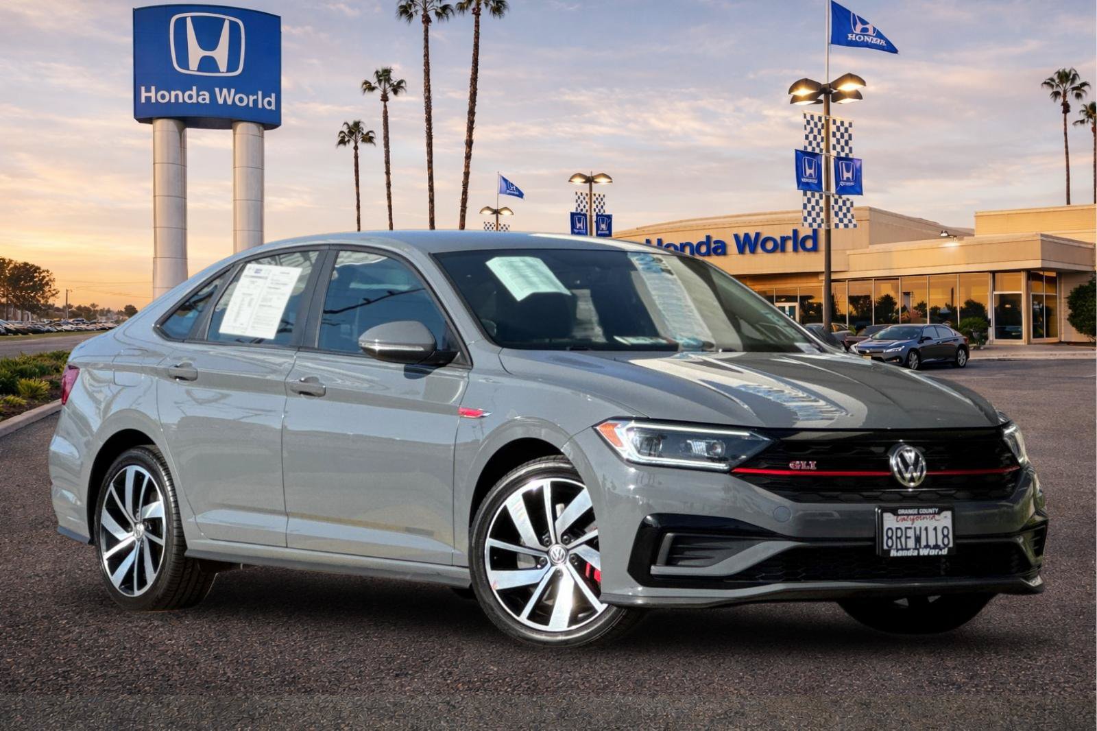 Used 2019 Volkswagen Jetta GLI FWD image 2