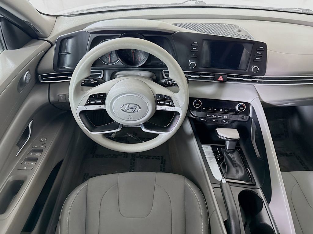 Certified 2021 Hyundai Elantra SEL FWD image 4