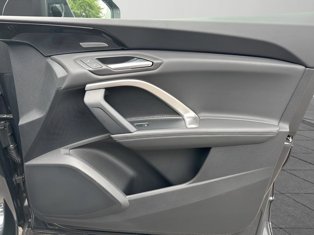 Used 2025 Audi Q5 Premium Plus w/ Premium Plus image 33