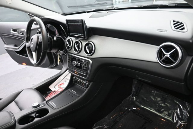 Used 2015 Mercedes-Benz GLA 250 4MATIC image 28