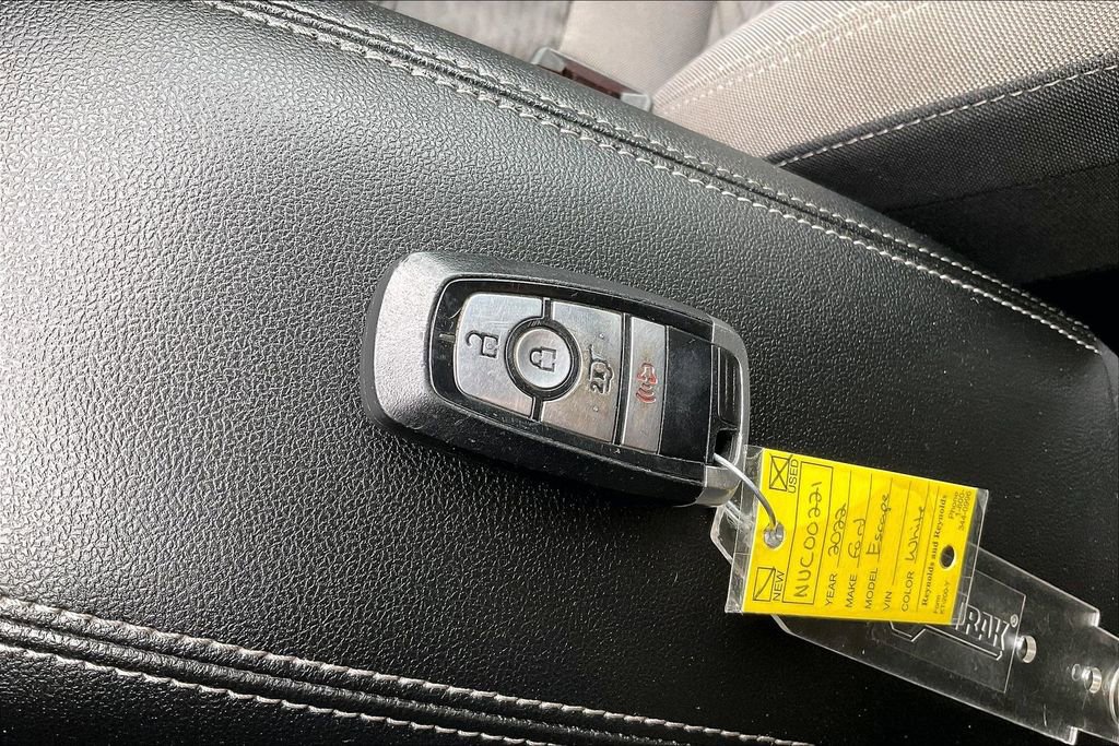 Used 2022 Ford Escape SE w/ SE Sport Appearance Package FWD image 14