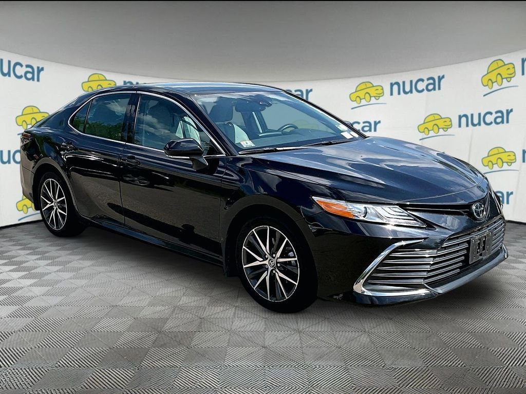 Used 2023 Toyota Camry XLE FWD image 1