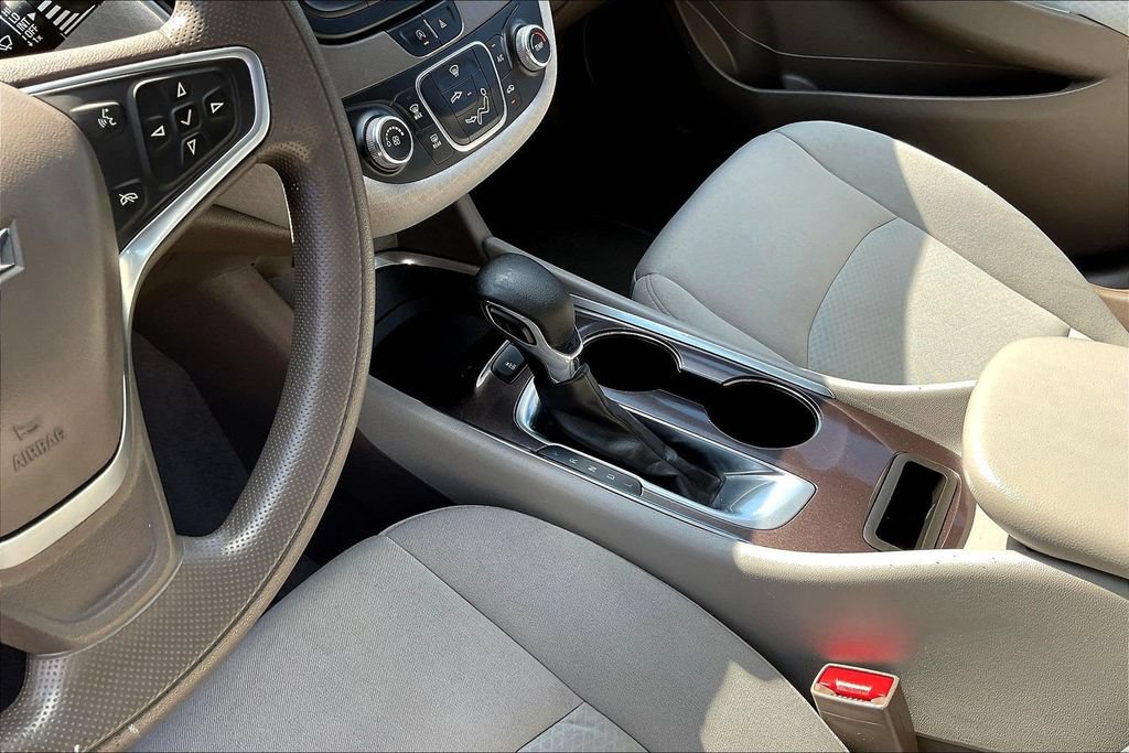 Used 2022 Chevrolet Malibu LS w/ Driver Confidence Package II FWD image 21