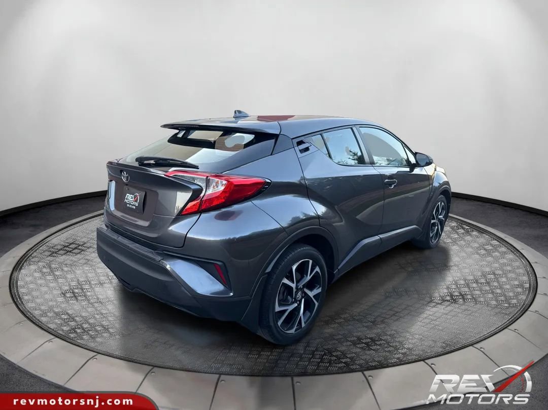 Used 2018 Toyota C-HR XLE image 5