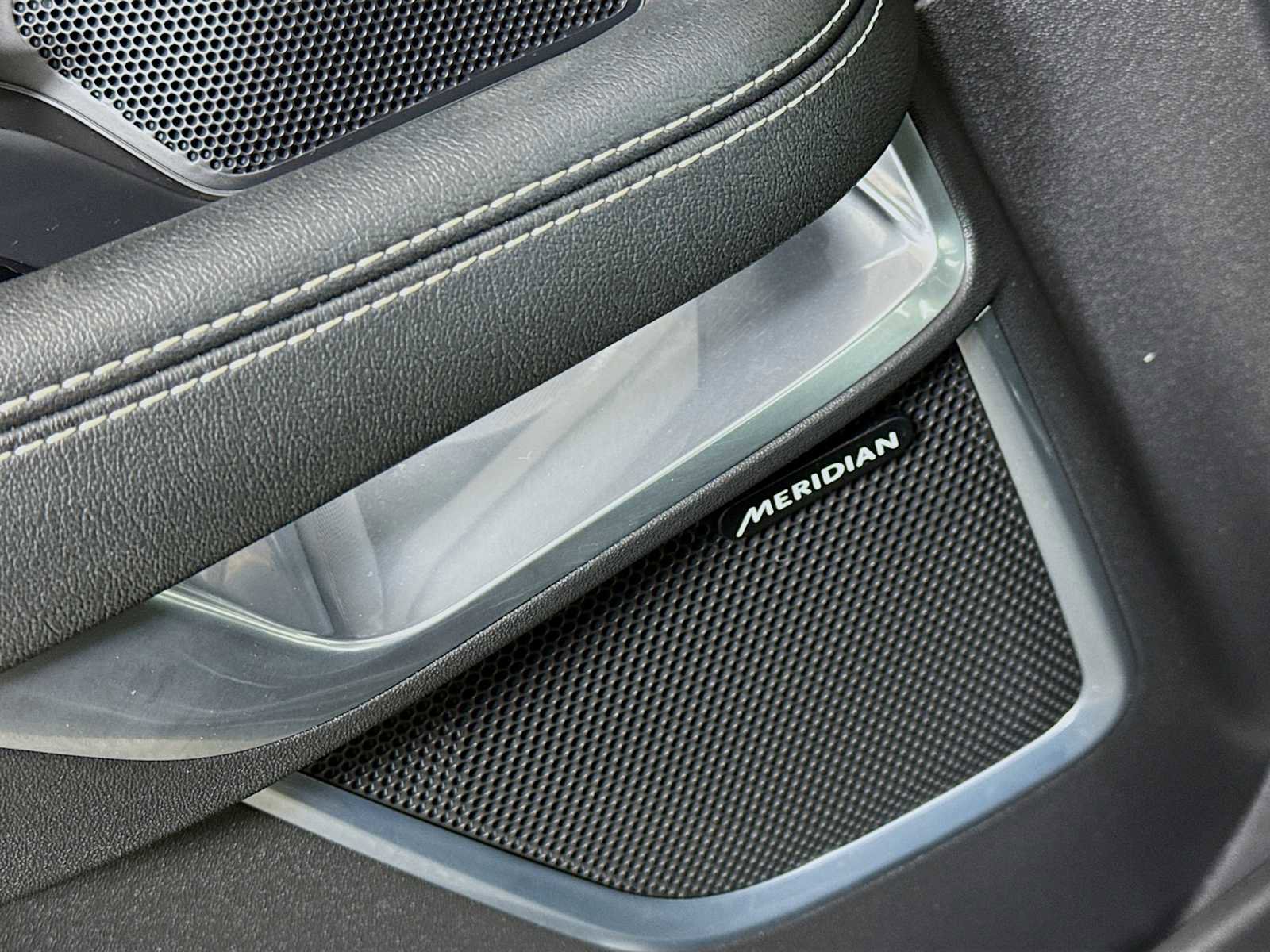 Used 2024 Jaguar E-PACE R-Dynamic SE image 19