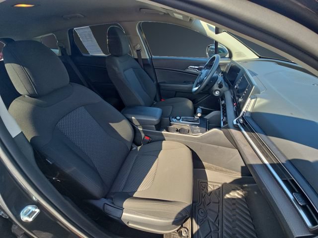 Used 2025 Kia Sportage LX AWD/4WD image 15