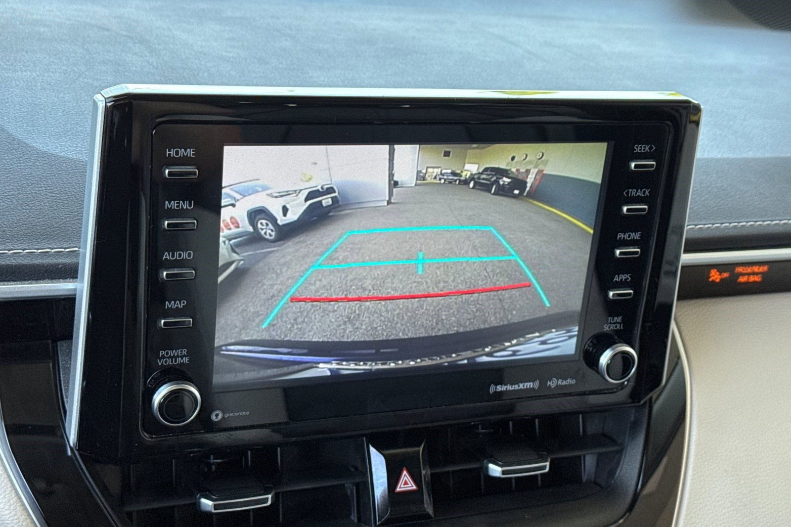 Used 2020 Toyota Corolla XLE image 15