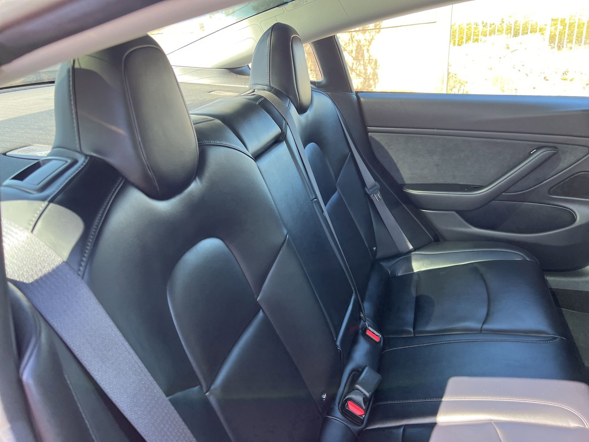Used 2018 Tesla Model 3 Long Range RWD image 17