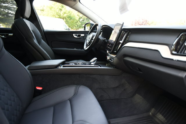Certified 2026 Volvo XC60 B5 Plus AWD/4WD image 30