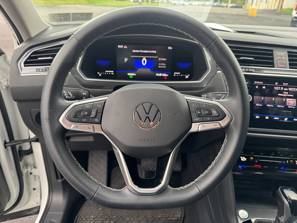 Used 2022 Volkswagen Tiguan SE AWD/4WD image 15