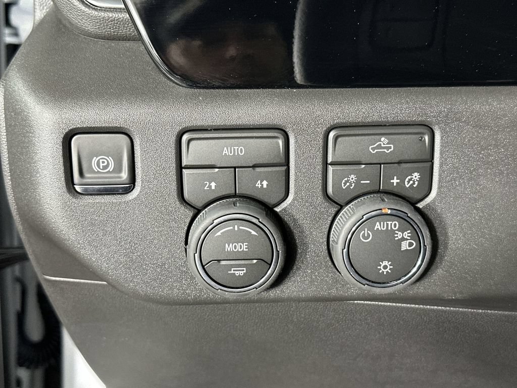 Used 2026 Chevrolet Silverado 1500 LT AWD/4WD image 20